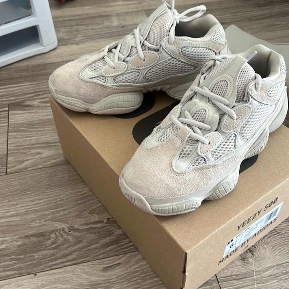 Yeezy 500 blush pink shoes